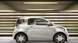 Toyota iQ - prawy bok