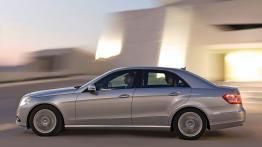 Mercedes Klasa E W212 - lewy bok