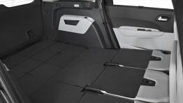 Peugeot 5008 - tylna kanapa złożona, widok z boku