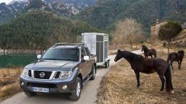 Nissan Navara Double Cab - widok z przodu