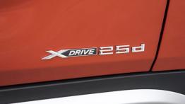 BMW X1 Facelifting - prezentacja w Monachium - emblemat boczny