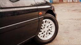 Ford Escort VII Kombi - galeria społeczności - prawe przednie nadkole