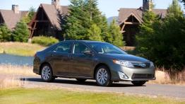 Toyota Camry Hybrid 2012 - widok z przodu