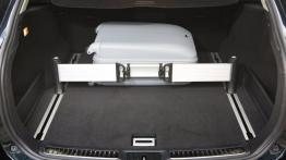 Toyota Avensis III kombi Facelifting - bagażnik, akcesoria