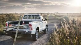Toyota Hilux VII Single Cab Facelifting - widok z tyłu