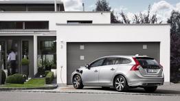 Volvo V60 Plug-In Hybrid - lewy bok