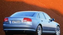 Audi A8 2002 - widok z tyłu