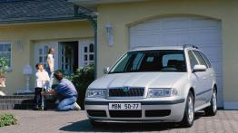 Skoda Octavia I Kombi - widok z przodu