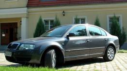 Skoda Superb 2.8 V6 Tiptronic - galeria redakcyjna - lewy bok