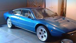 Lamborghini Uracco - prawy bok