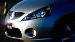 Mitsubishi Grandis 2.4 Intense automat. - widok z przodu