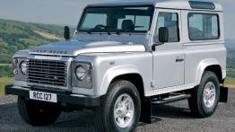 Land Rover Defender 2007 - widok z przodu