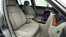 Kia Opirus 2003 - widok ogólny wnętrza z przodu