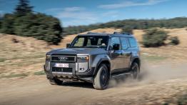 Toyota Land Cruiser 250 (2026): Dwie nowe wersje wjeżdżają do Polski. Czym się różnią?