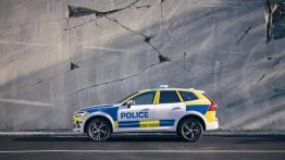 Polska policja przesiada się do potężnych Volvo – BMW ma godnego rywala! Jeden z samochodów już po chrzcie bojowym