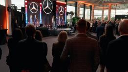 Przyszłość motoryzacji w zasięgu ręki – najnowocześniejszy salon Duda-Cars pod Lesznem już otwarty! 