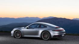 Nowe Porsche 911 już oficjalnie. Jest szybsze i bardziej cyfrowe