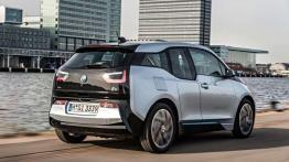Szef stylistów Tesli naśmiewa się z BMW i3