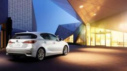 Odświeżony Lexus CT 200h na pierwszych zdjęciach