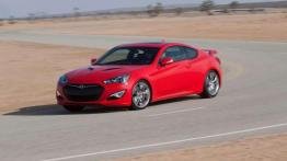 Hyundai Genesis Coupe straci jeden z silników