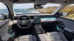 Citroen C5 Aircross Émeraude ma wyjątkowy kolor. Ten SUV dostał też specjalne dodatki