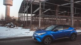 Toyota C-HR w podróży