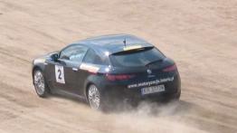 Dziennikarze – rajdowcy pod stadionem X-lecia