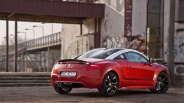 Peugeot RCZ 1.6 THP 200KM - randka z przechodniami