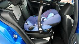 Octavia RS z pieluchą w tle