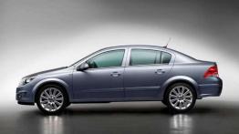 Astra III sedan z Gliwic