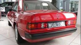 Niezwykła historia czerwonego Mercedesa 190 D 