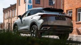 Omoda 5 (1.6 T-GDI) vs Mazda CX-30 (e-Skyactiv X) – chiński luksus w standardzie vs japońska inżynieria. Porównanie wyposażenia Premium vs Homura