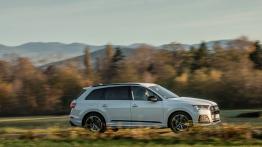 Audi Q7 facelifting ? pierwsza jazda - prawy bok
