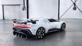 Bugatti Centodieci - widok z ty?u