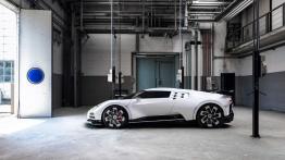Bugatti Centodieci - lewy bok