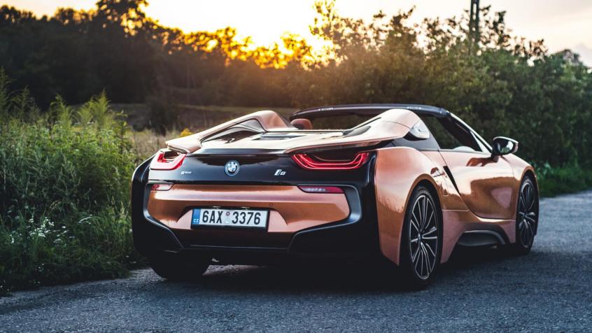 BMW i8 Roadster Elektryczny + R3 1499 374KM 275kW 2018-2021