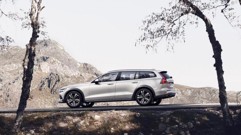 Volvo V60 II  Kombi 2.0 B4 Diesel Mild Hybrid 211KM 155kW 2020-2023