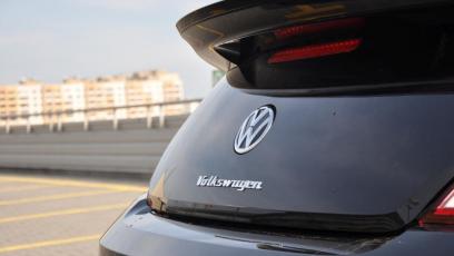 Volkswagen Beetle Hatchback 3d FL