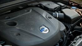 Volvo XC60 Facelifting 2.0 D4 181KM - galeria redakcyjna - silnik
