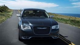 Chrysler 300C Platinum 2015 - widok z przodu