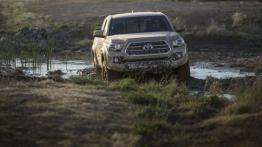 Toyota Tacoma II Facelifting TRD Off-Road Access Cab (2016) - widok z przodu
