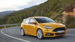Ford Focus III ST Hatchback Facelifting 2.0 (2015) - widok z przodu