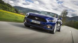 Ford Mustang VI Cabrio EcoBoost (2015) - wersja europejska - widok z przodu