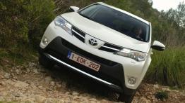 Toyota RAV4 IV - galeria redakcyjna - widok z przodu