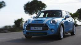 Mini Cooper S 2014 - wersja 5-drzwiowa - widok z przodu
