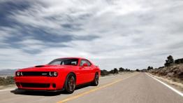 Dodge Challenger SRT Hellcat (2015) - widok z przodu