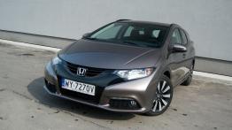 Honda Civic IX Tourer 1.8 i-VTEC - galeria redakcyjna - widok z przodu