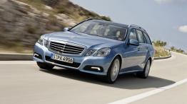 Mercedes E 350 CDI 4MATIC W212 kombi - widok z przodu