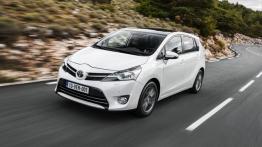 Toyota Verso Facelifting - widok z przodu