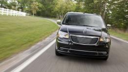 Chrysler Town and Country S - widok z przodu